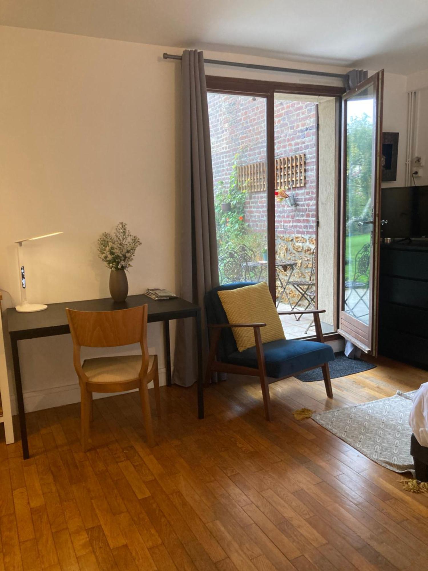 Studio Avec Terrasse Sur Jardin Fontenay-sous-Bois Buitenkant foto